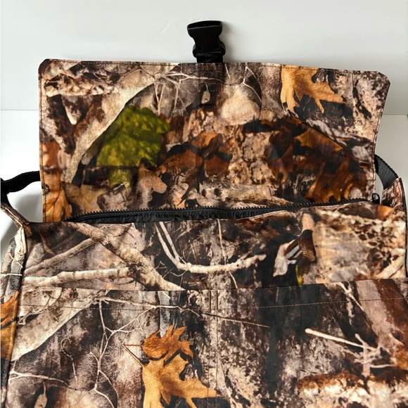 NWOT BAGGU Nylon Messenger Bag - Photo Forest - Picture 7 of 13